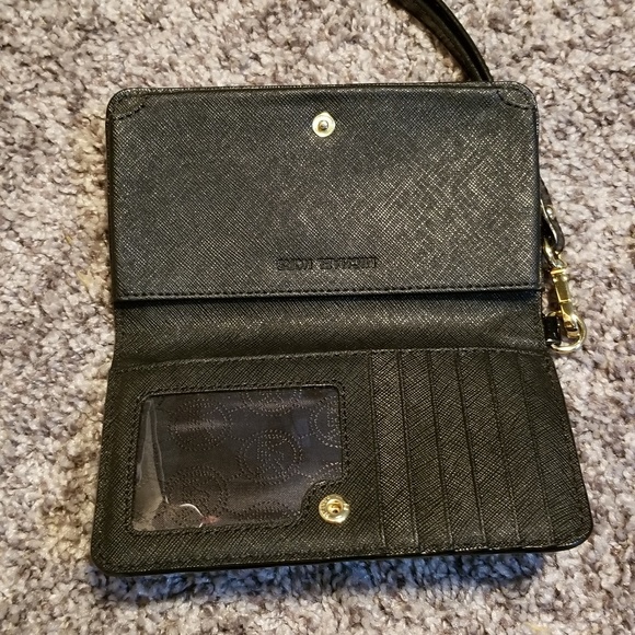 Michael Kors iPhone Wallet - Picture 2 of 3